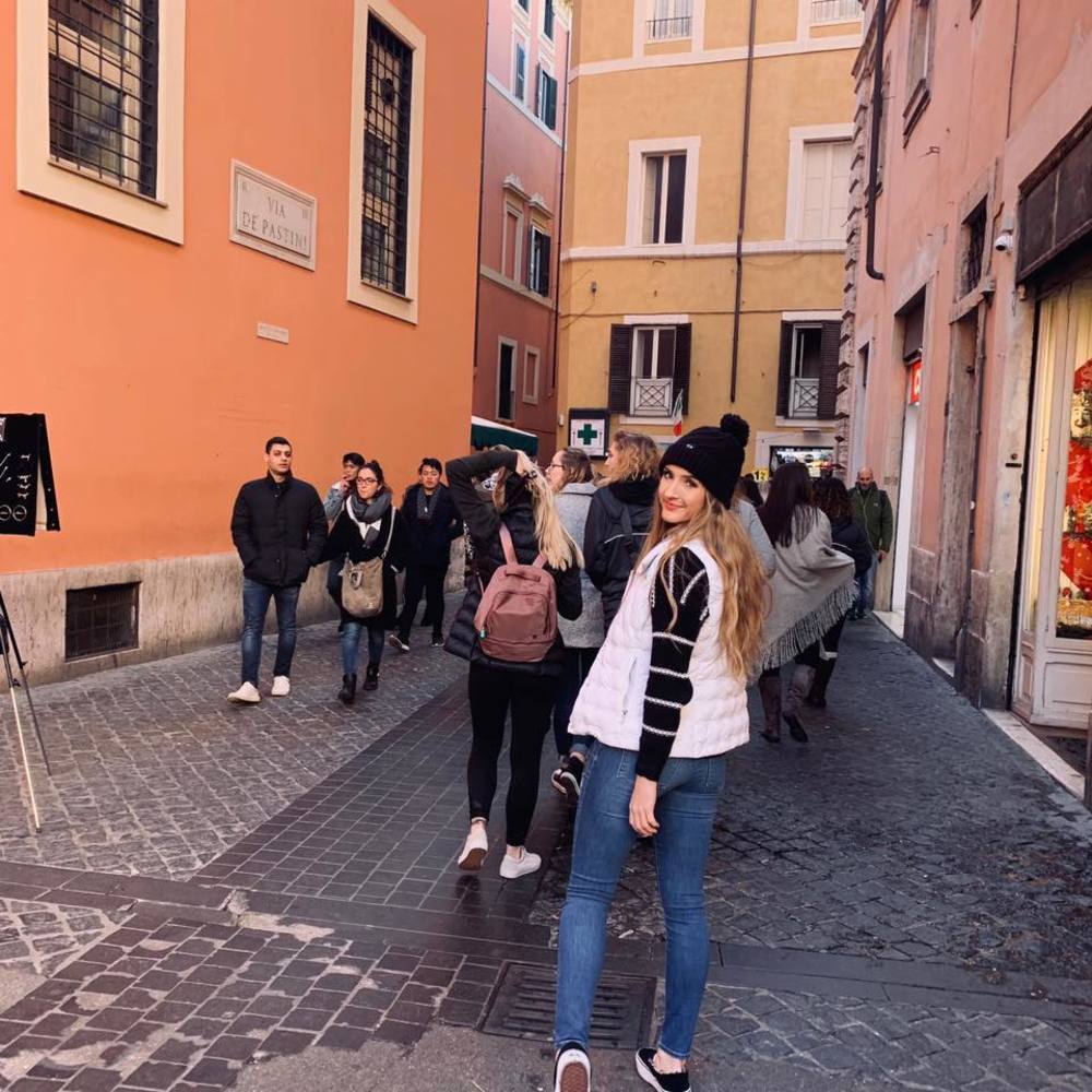 Meet your Posher, Korttney